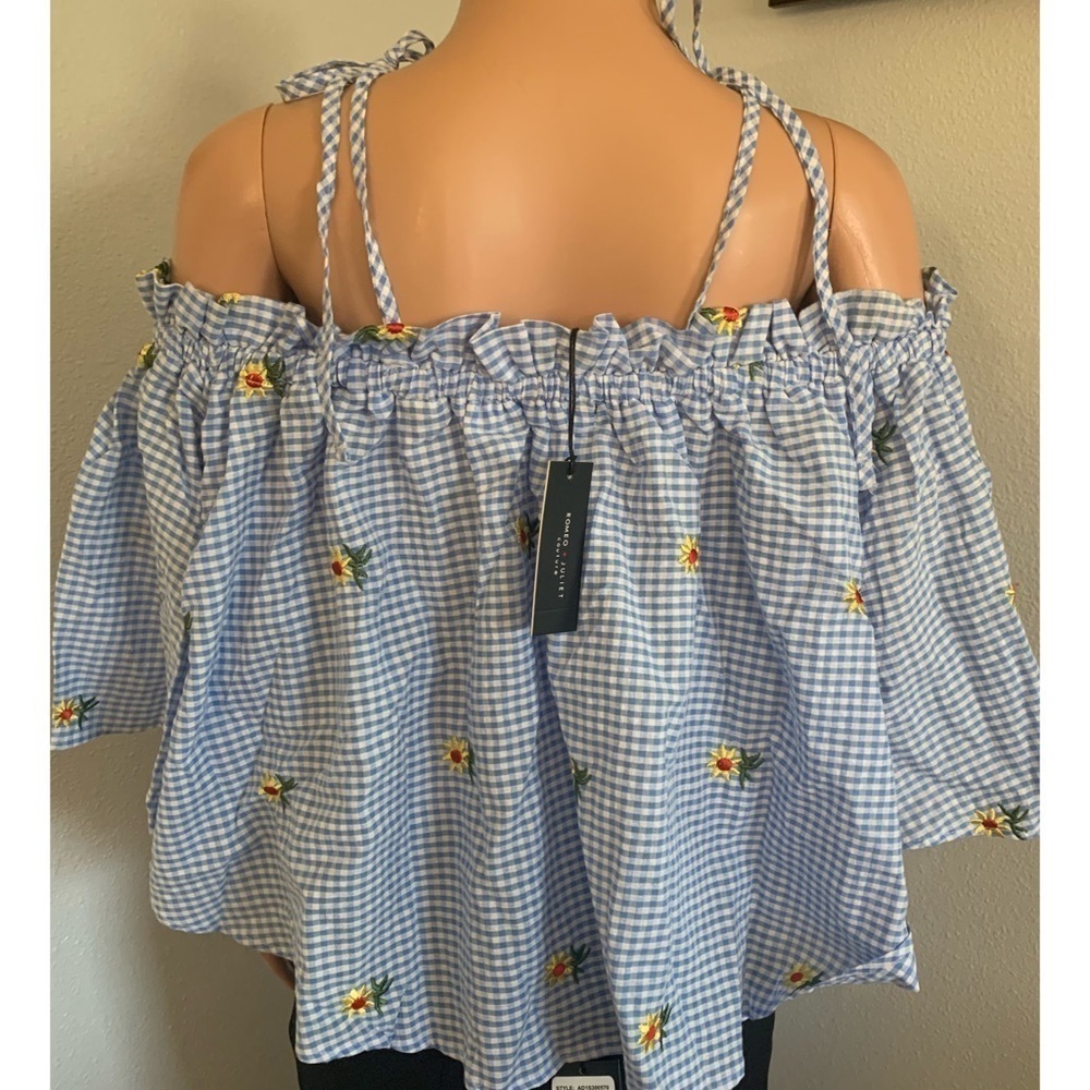 Romeo & Juliet Couture Cold Shoulder Embroidered Ruffle Preppy Blouse - Picture 6 of 9